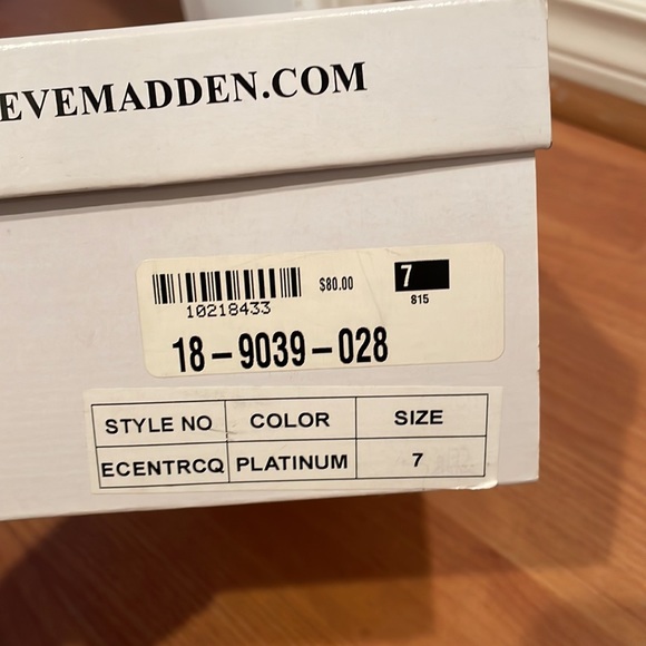 Steve Madden platinum/gold loafers - Picture 5 of 8